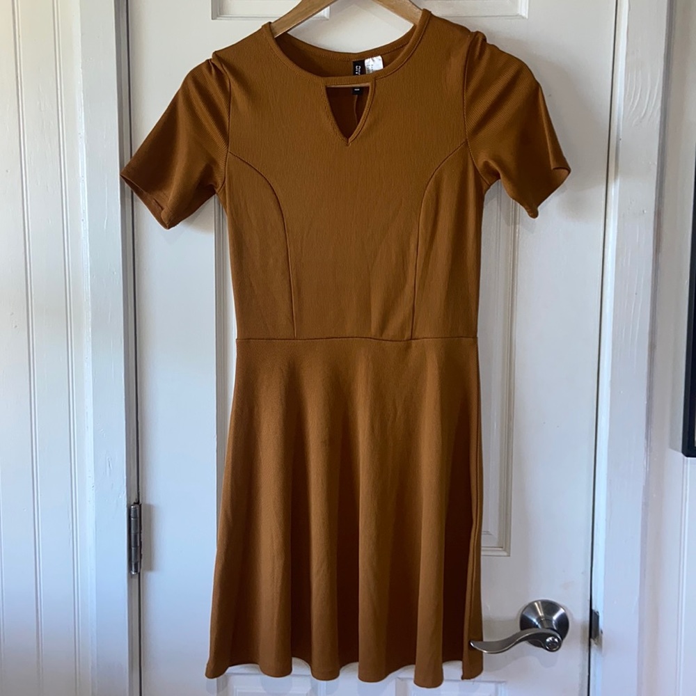 Stretch comfy camel H&M dress